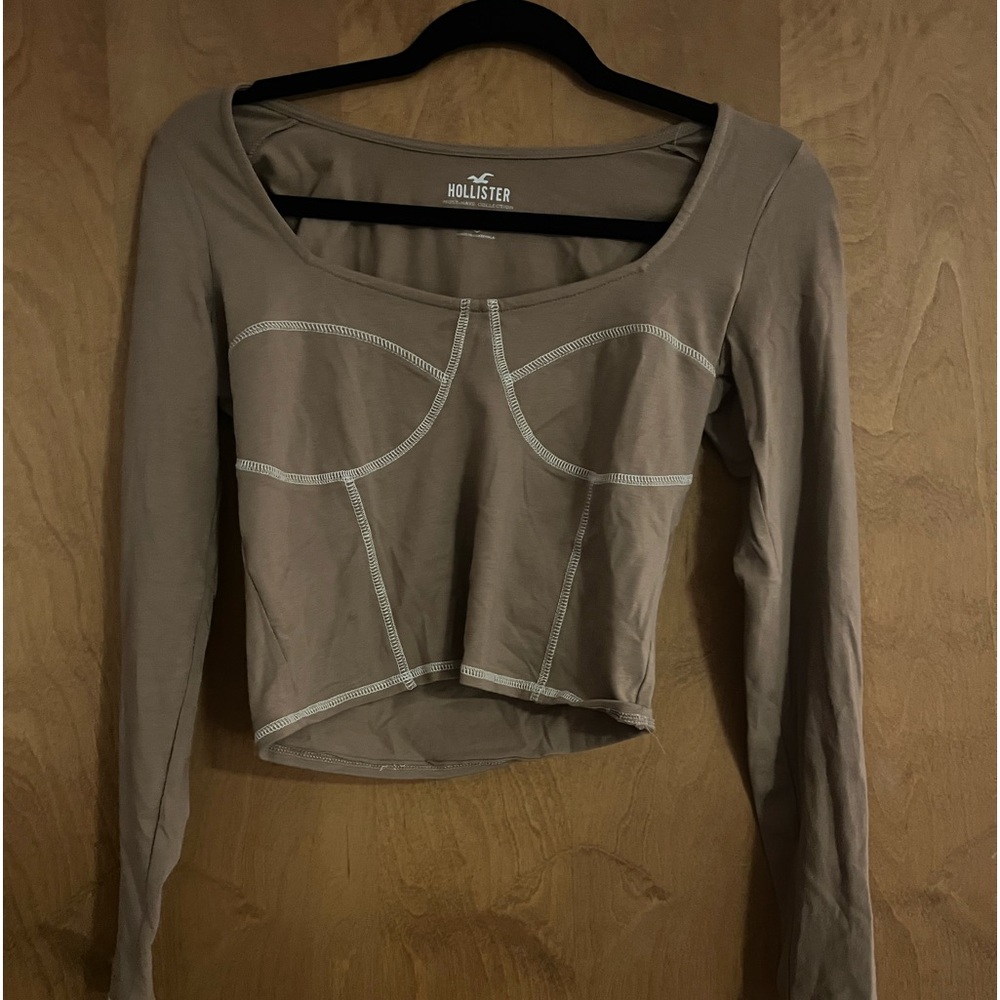 HOLLISTER BEIGE BABY DOLL LONG SLEEVE TEE SIZE MEDIUM NWT